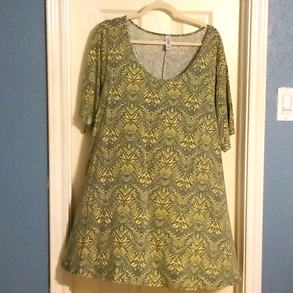 LuLaRoe Perfect T